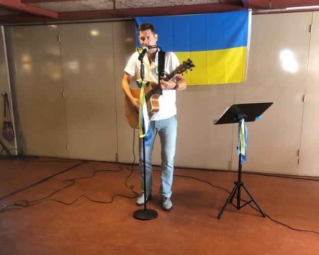 Foto’s muzikaal optreden voor onze Oekraïnse gasten op het KSCC